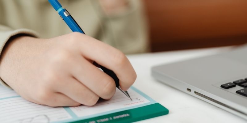 Disclaimers provide essential knowledge about rules and risks