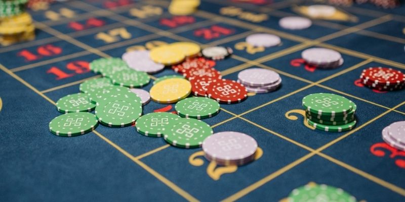 Players can set deposit, loss, and session limits to control their gambling behavior