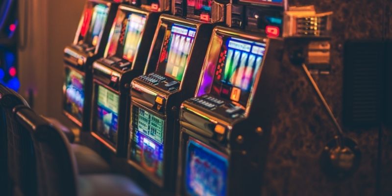 Traditional three-reel slots offer straightforward gameplay and simple rules