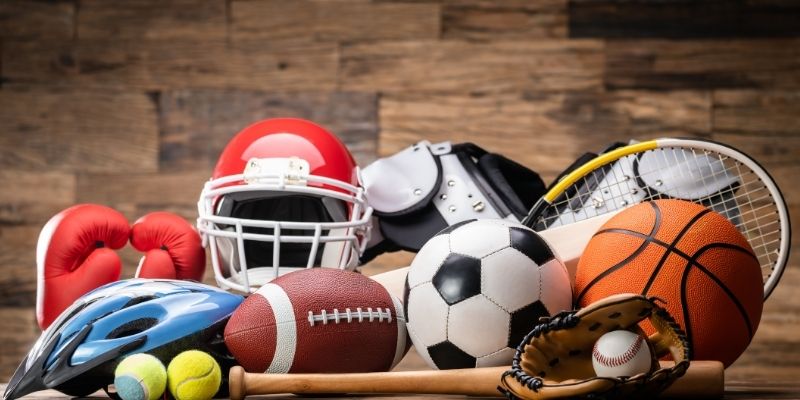 Real-time updates monitor odds, matches, and ongoing bets