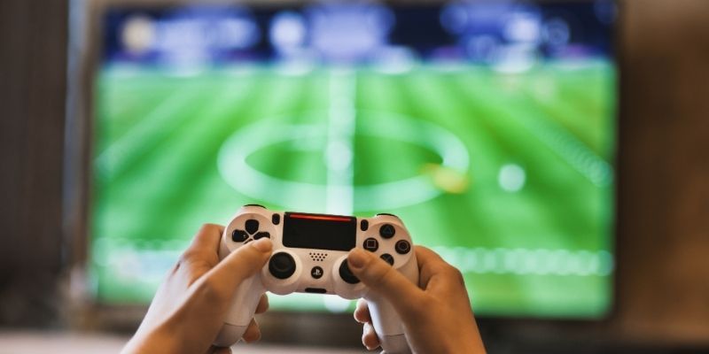 Detailed guides explain odds, game mechanics, and safe strategies